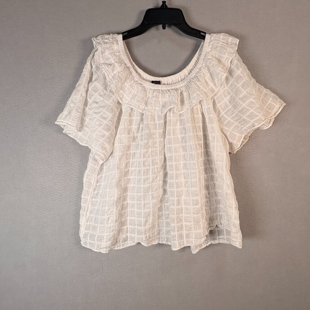 Ann Taylor Women's Large Cream Textured Ruffle Neck Blouse Short Sleeve